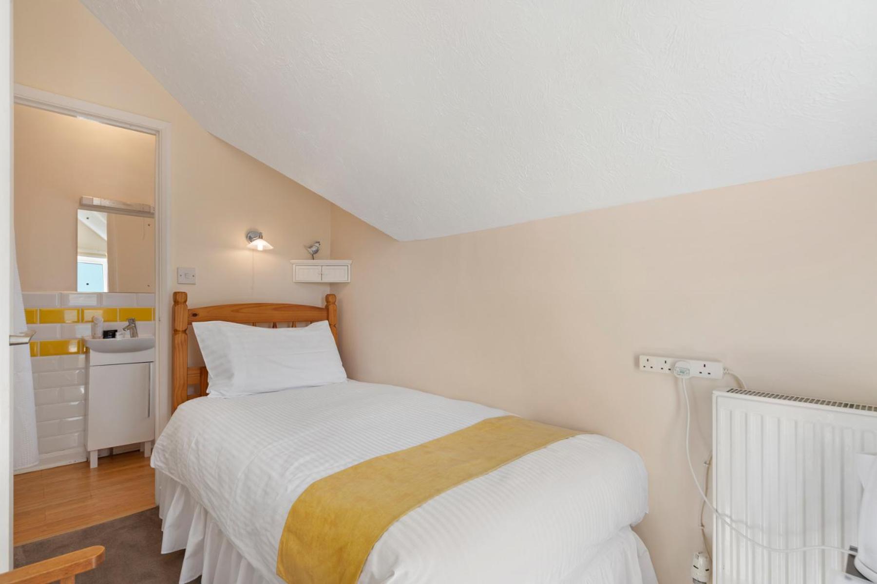 Anchor Guest House Haverfordwest Oda fotoğraf